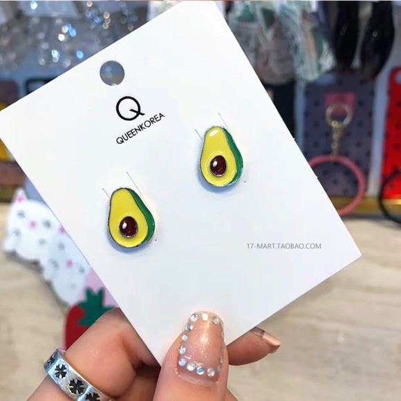 🆕 Avocado Stud Earrings - Picture 3 of 3